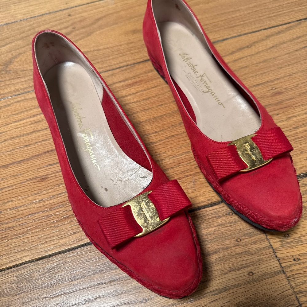 Women's - Salvatore Ferragamo Vera Red Bow Ballet Flats, Size 9 Narrow